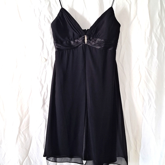 3/$20--Vintage Black Neglige, Faux Diamonds, 38C - Picture 3 of 16